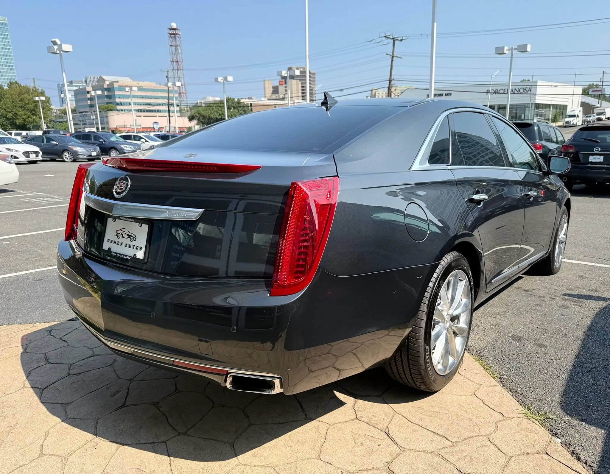 Used 2013 Cadillac XTS Luxury w/ Driver Awareness Package FWD image 7