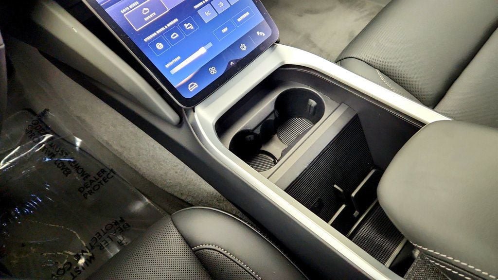 Used 2023 Lucid Air Pure RWD image 16