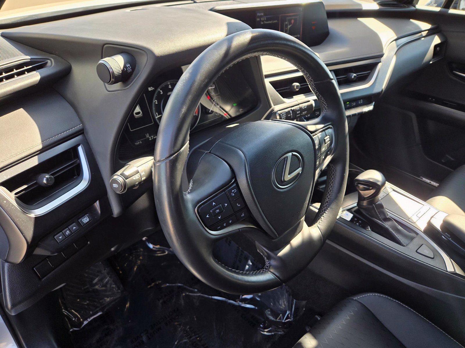 Used 2022 Lexus UX 200 w/ Accessory Package (Z2) FWD image 13