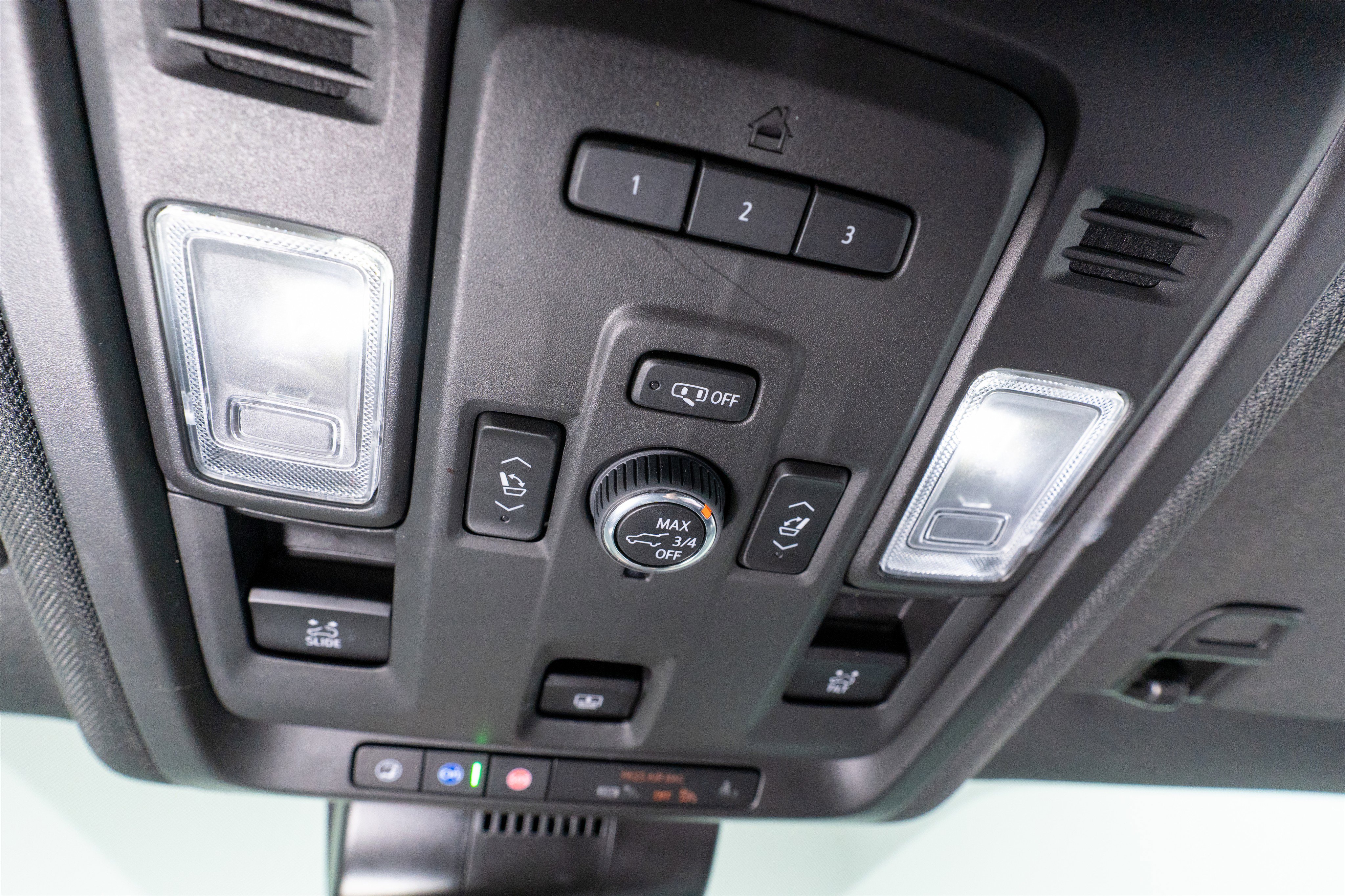 Used 2023 GMC Yukon XL SLT w/ SLT Luxury Package AWD/4WD image 17