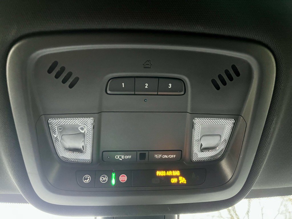 Used 2023 Chevrolet Traverse LT image 28