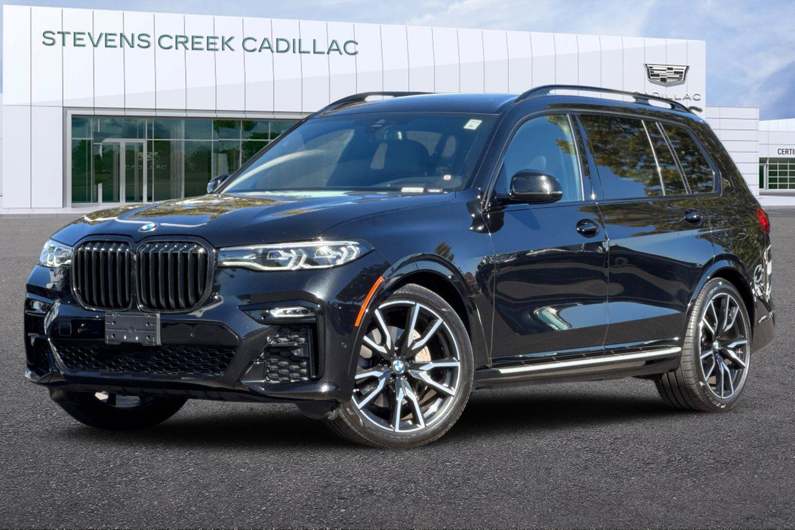 Used 2022 BMW X7 xDrive40i w/ M Sport Package AWD/4WD image 7