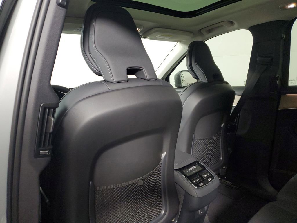 Certified 2025 Volvo XC90 B6 Core w/ Climate Package image 17
