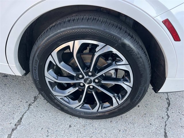 Used 2024 Lincoln Nautilus Reserve image 11