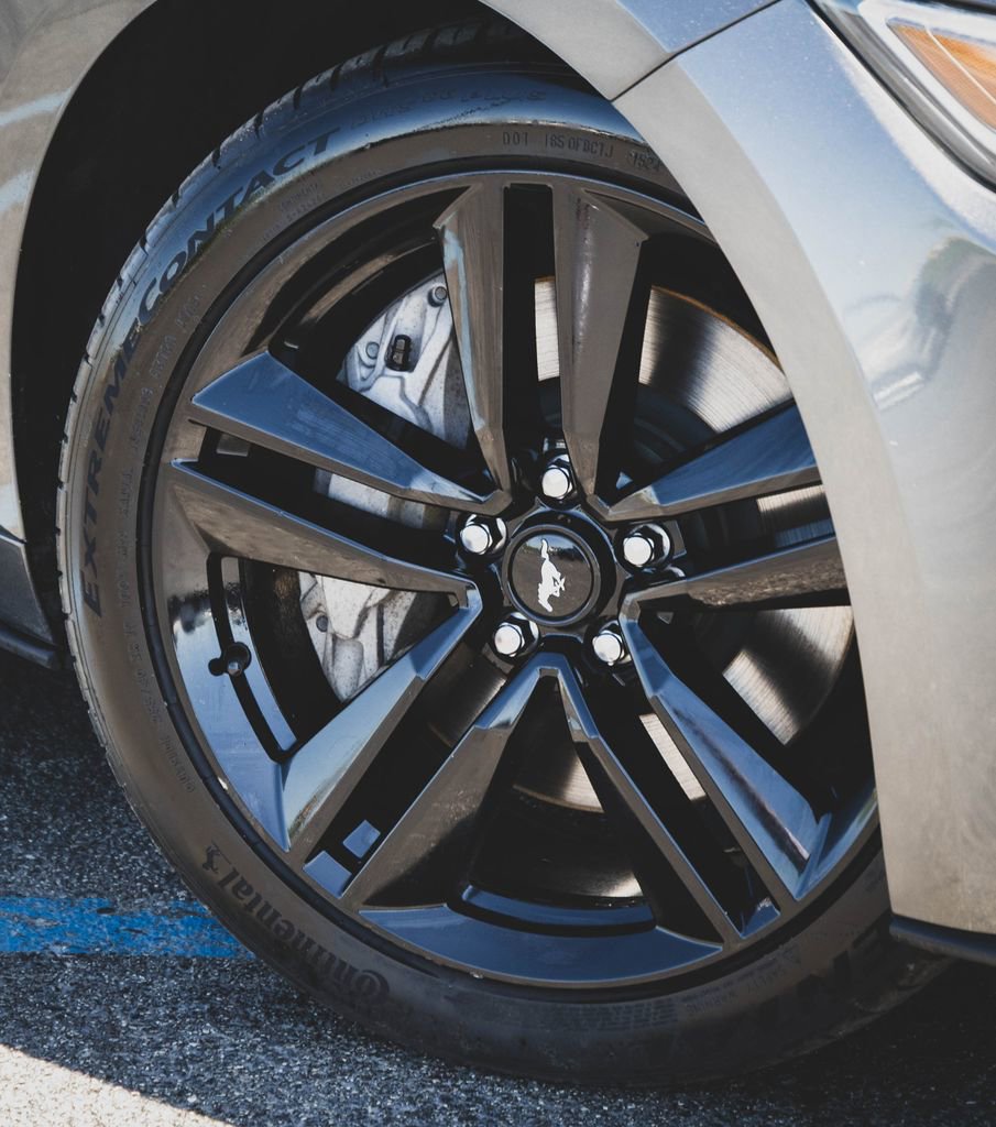 Used 2017 Ford Mustang Premium w/ Ecoboost Performance Package image 2