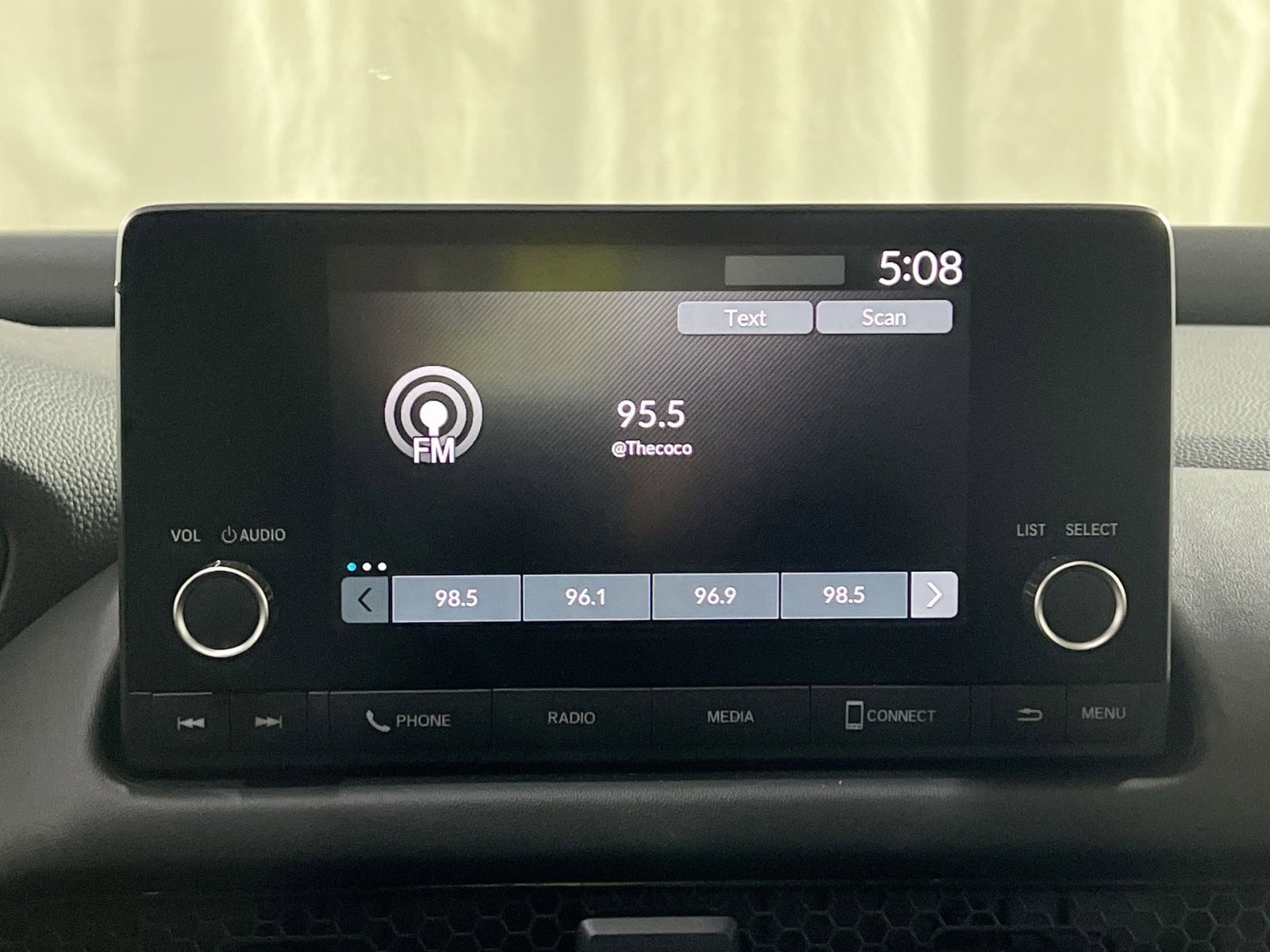 Used 2023 Honda HR-V LX image 14