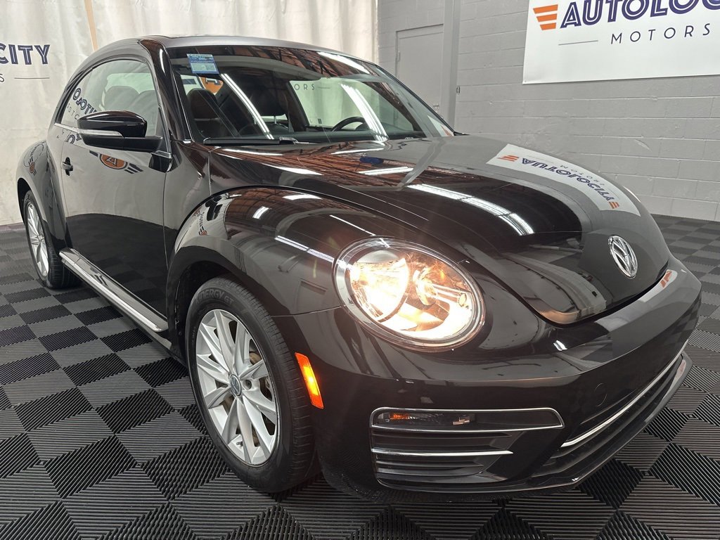 Used 2019 Volkswagen Beetle 2.0T SE image 2