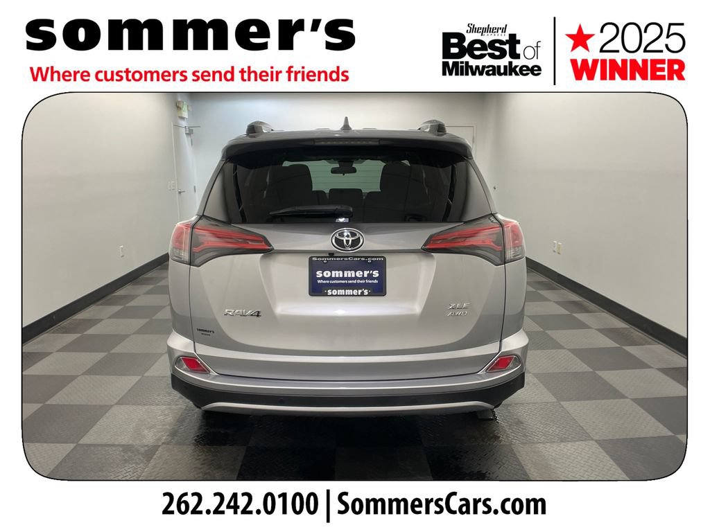 Used 2017 Toyota RAV4 XLE AWD/4WD image 4