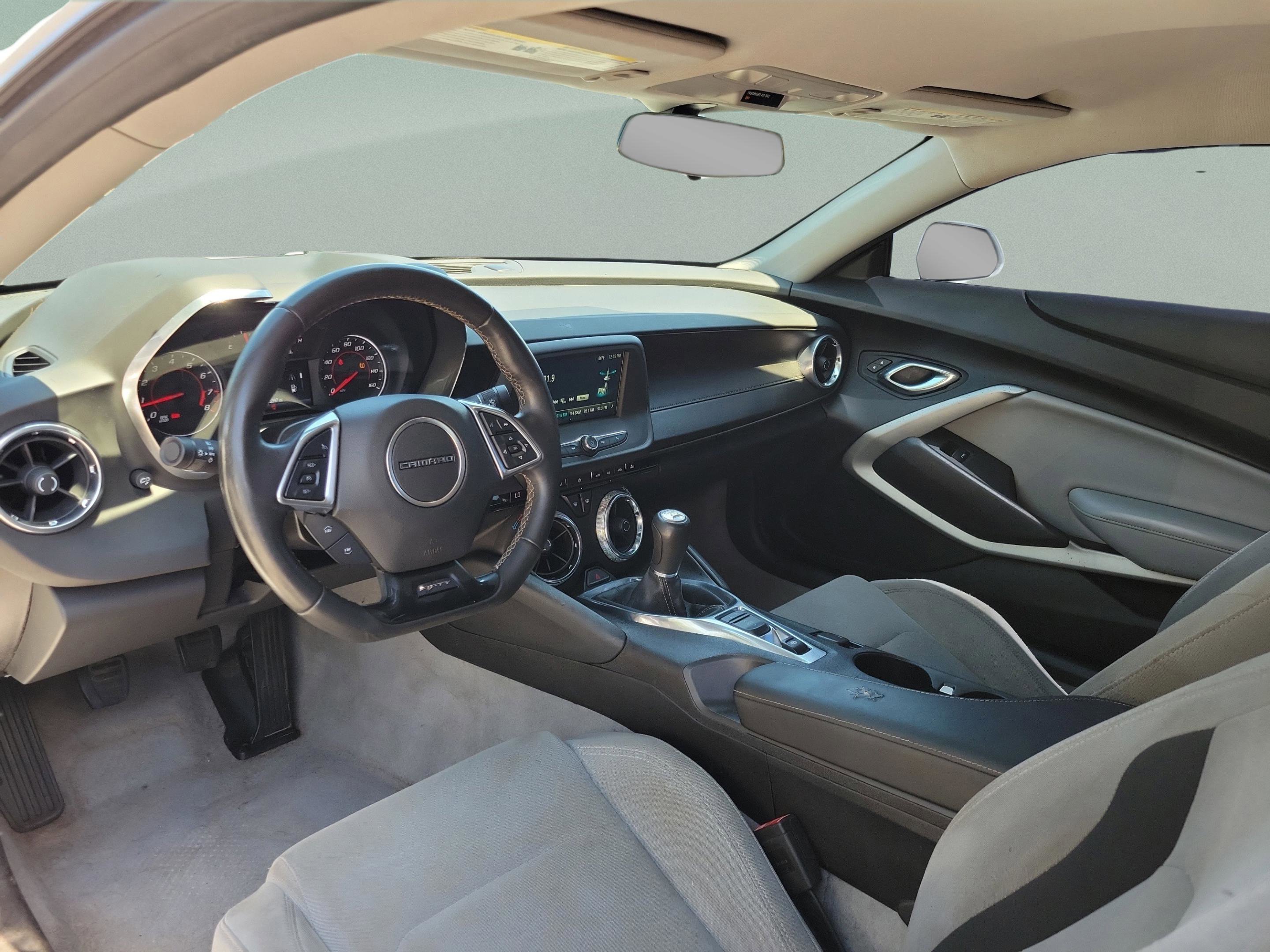 Used 2017 Chevrolet Camaro LT RWD image 7