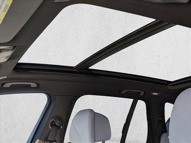 Used 2025 BMW X5 xDrive50e w/ Climate Comfort Package image 13