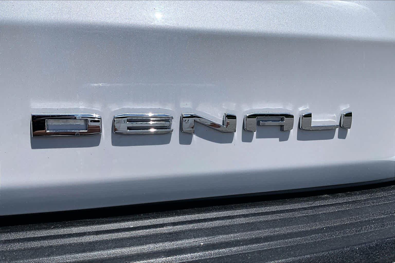 Used 2023 GMC Yukon Denali Ultimate AWD/4WD image 10