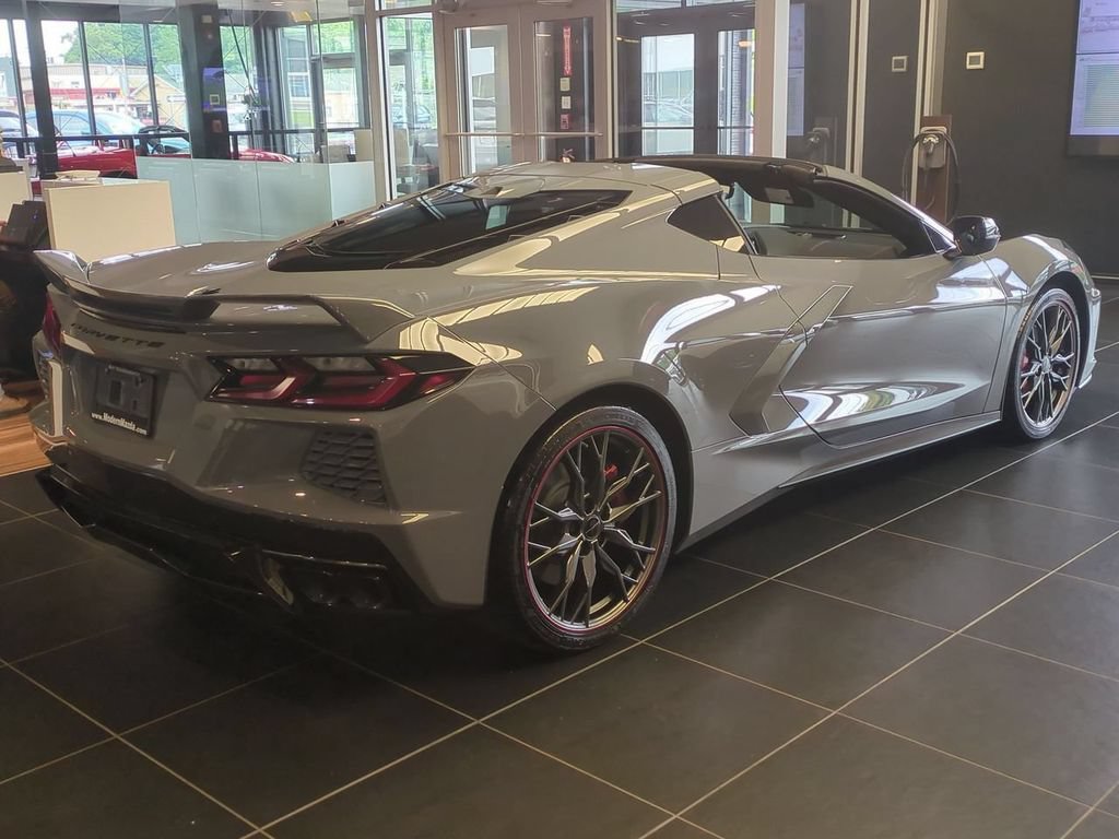 Used 2024 Chevrolet Corvette Stingray Premium Cpe w/ Z51 Performance Package RWD image 3