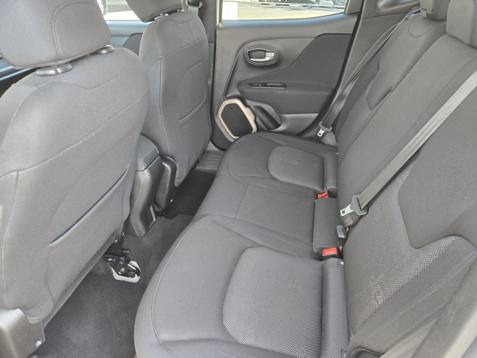 Certified 2016 Jeep Renegade Latitude image 25