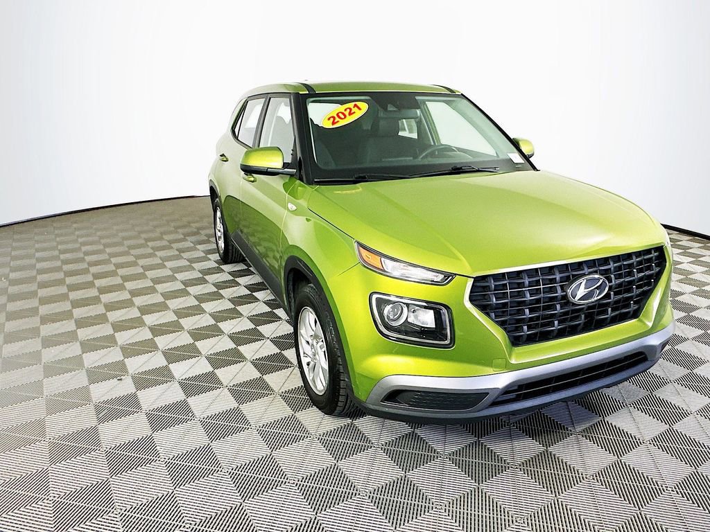 Used 2021 Hyundai Venue SE w/ Cargo Package FWD image 3