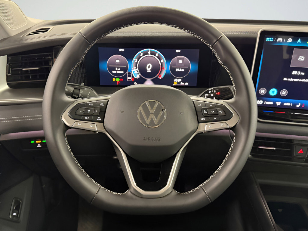 New 2025 Volkswagen Tiguan SE image 11