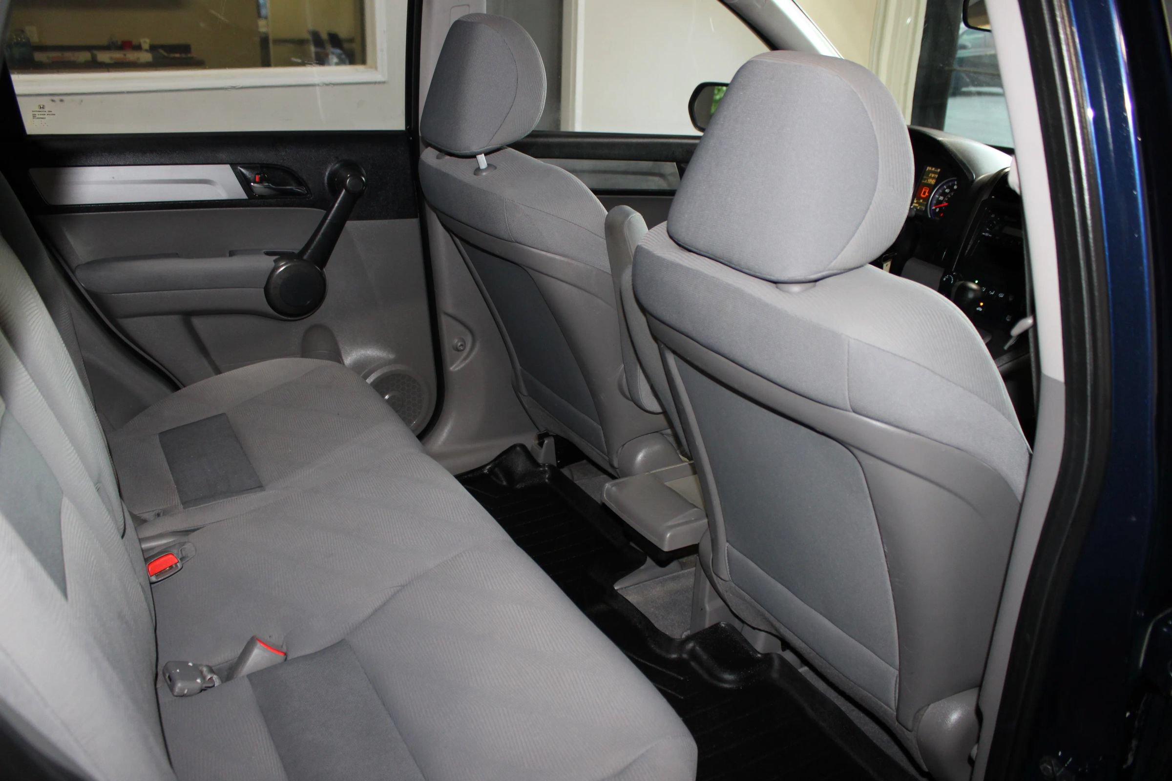 Used 2011 Honda CR-V LX image 27