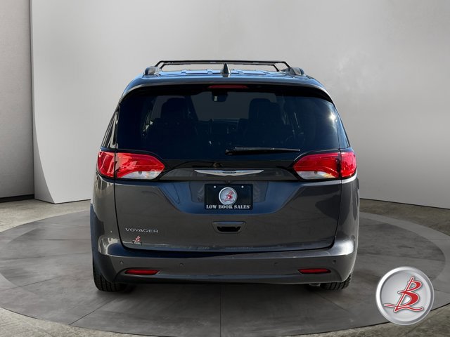 Used 2021 Chrysler Voyager Lxi FWD image 6