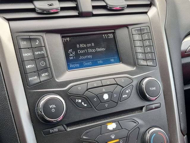 Used 2017 Ford Fusion SE FWD image 12