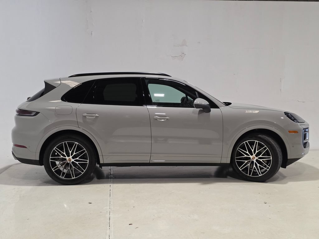 Certified 2026 Porsche Cayenne AWD/4WD image 2