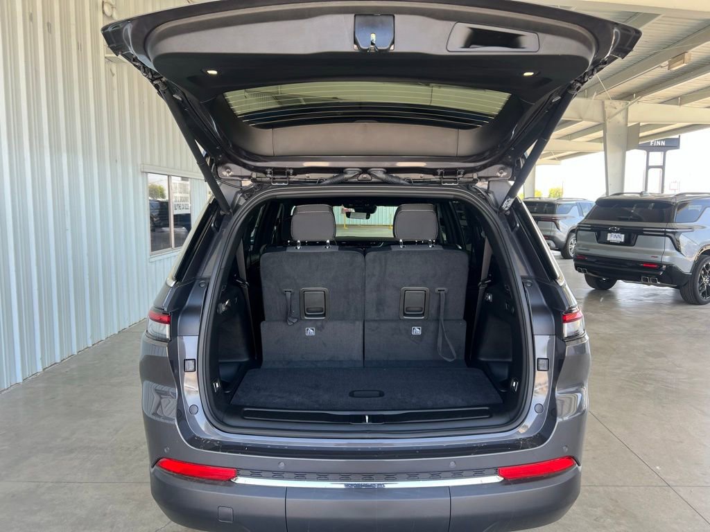 New 2025 Jeep Grand Cherokee L Laredo w/ Luxury Tech Group I image 21