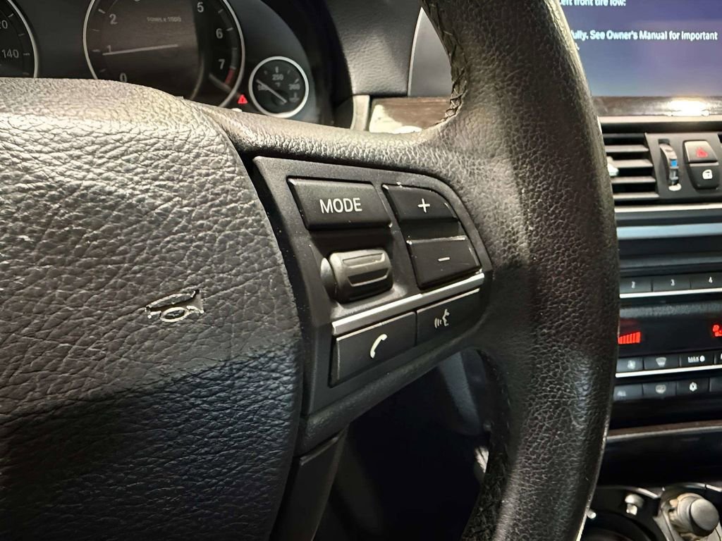 Used 2011 BMW 528i Sedan RWD image 24