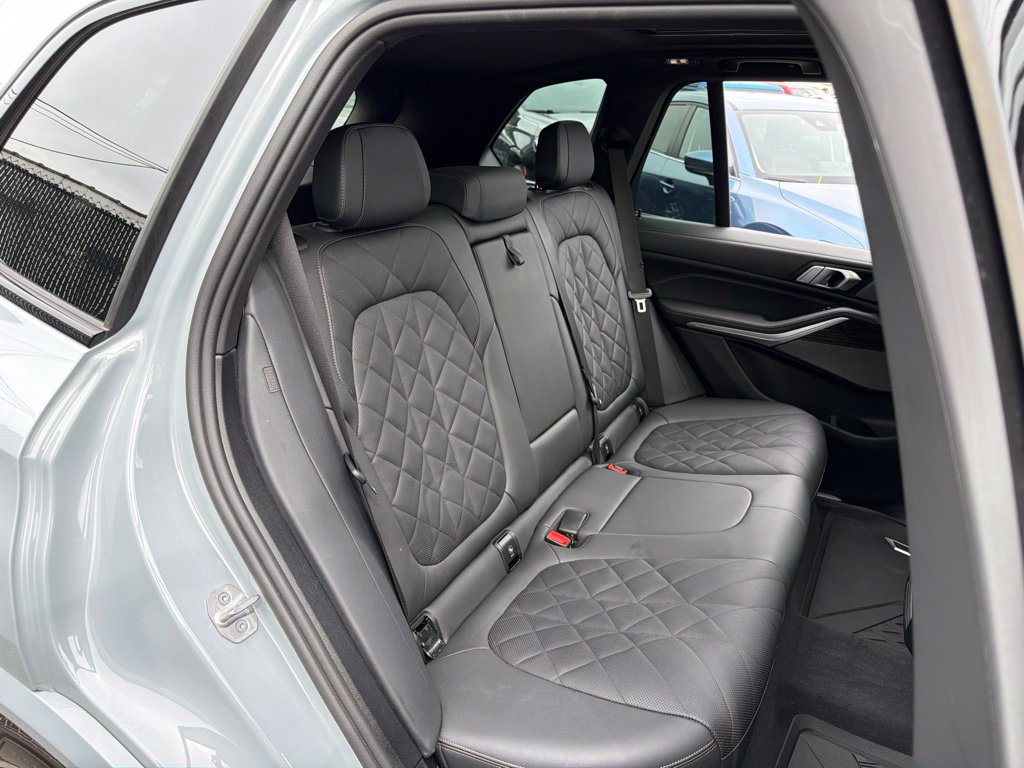 Used 2024 BMW X5 xDrive40i w/ M Sport Package AWD/4WD image 19