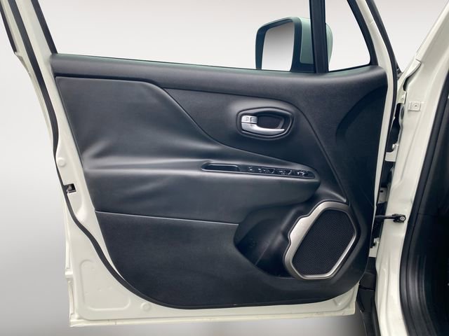 Used 2018 Jeep Renegade Limited w/ UConnect 8.4 Nav Group image 16