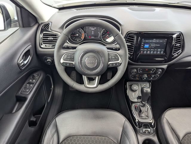 Used 2021 Jeep Compass Latitude w/ Sun and Sound Group AWD/4WD image 16