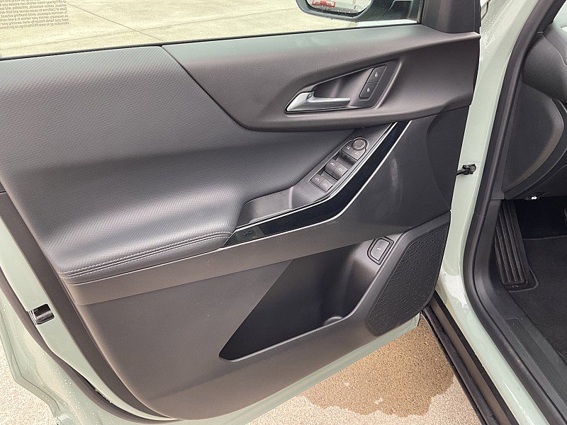 New 2026 Chevrolet Equinox LT w/ Convenience Package II image 9