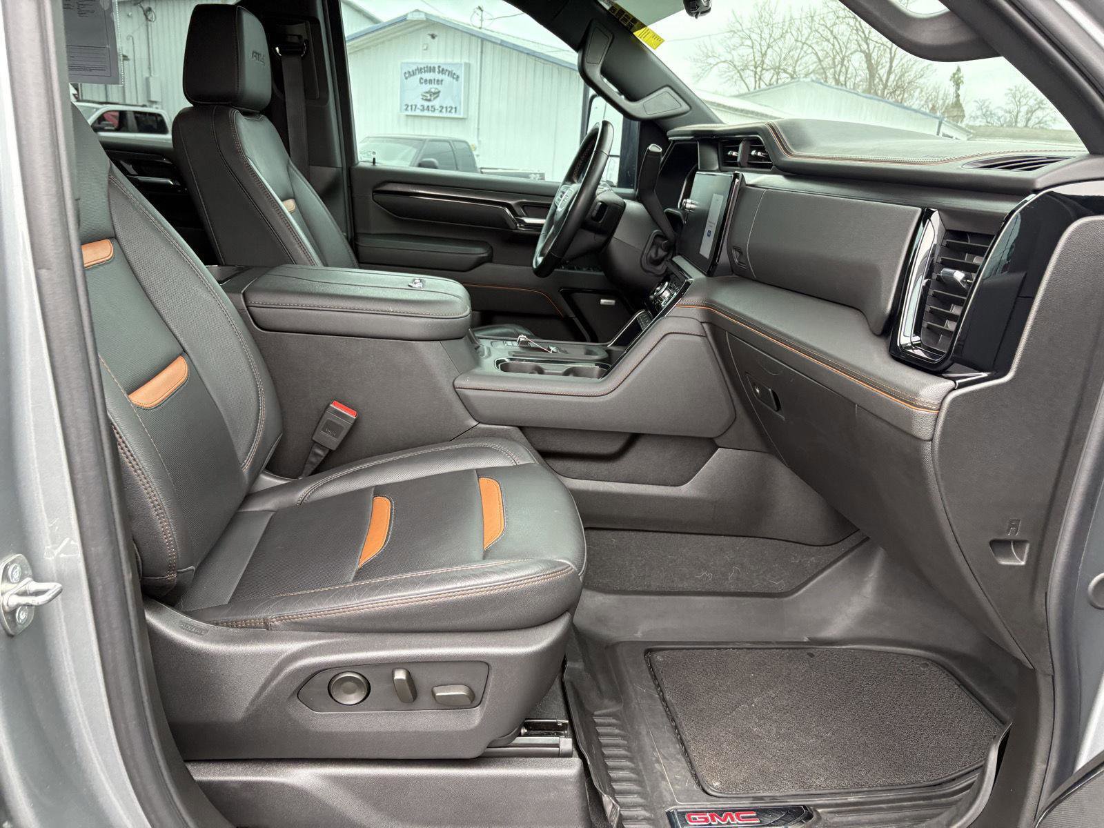 Used 2024 GMC Sierra 2500 AT4 w/ AT4 Premium Plus Package image 18