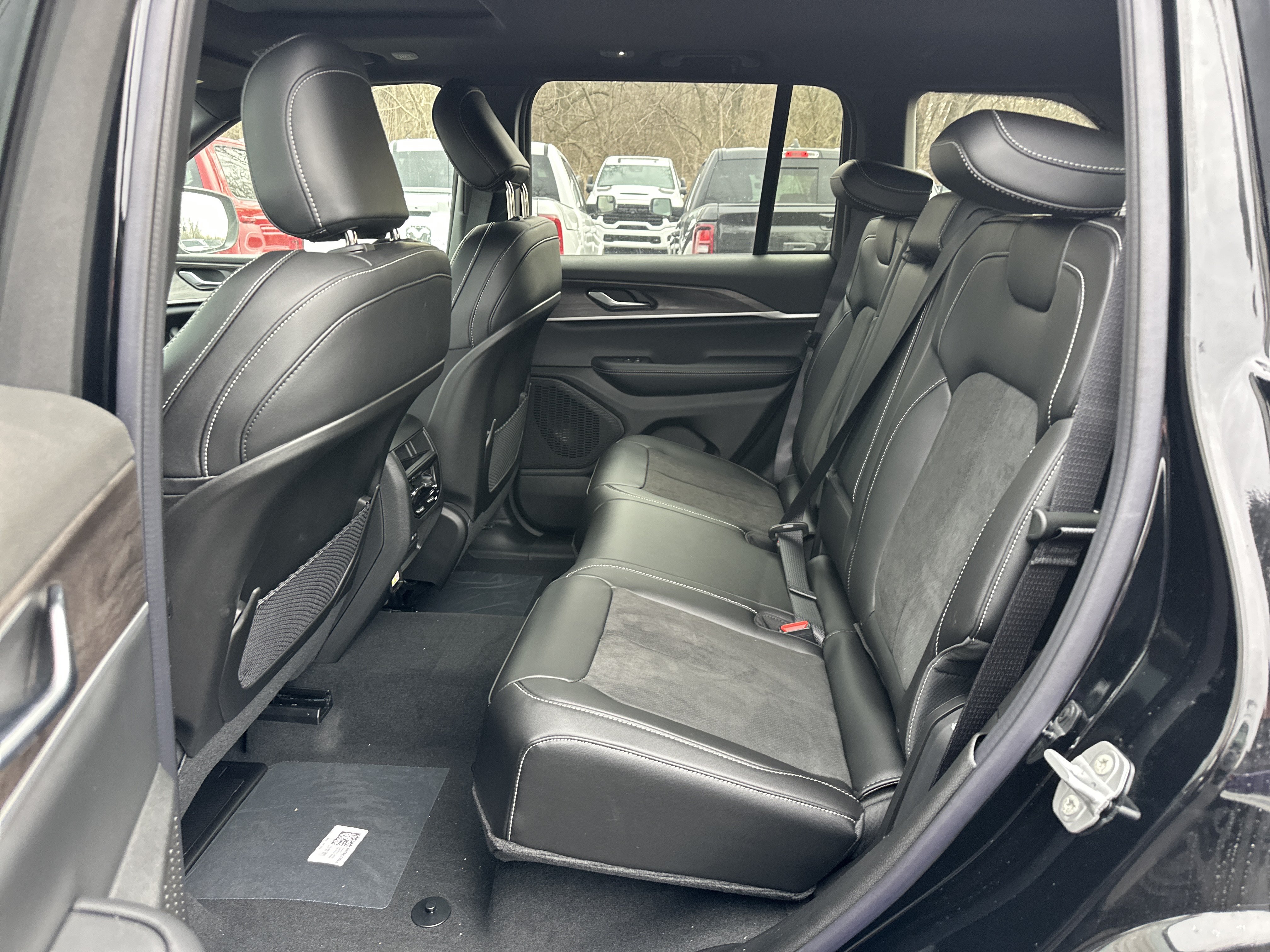 New 2026 Jeep Grand Cherokee Altitude AWD/4WD image 31