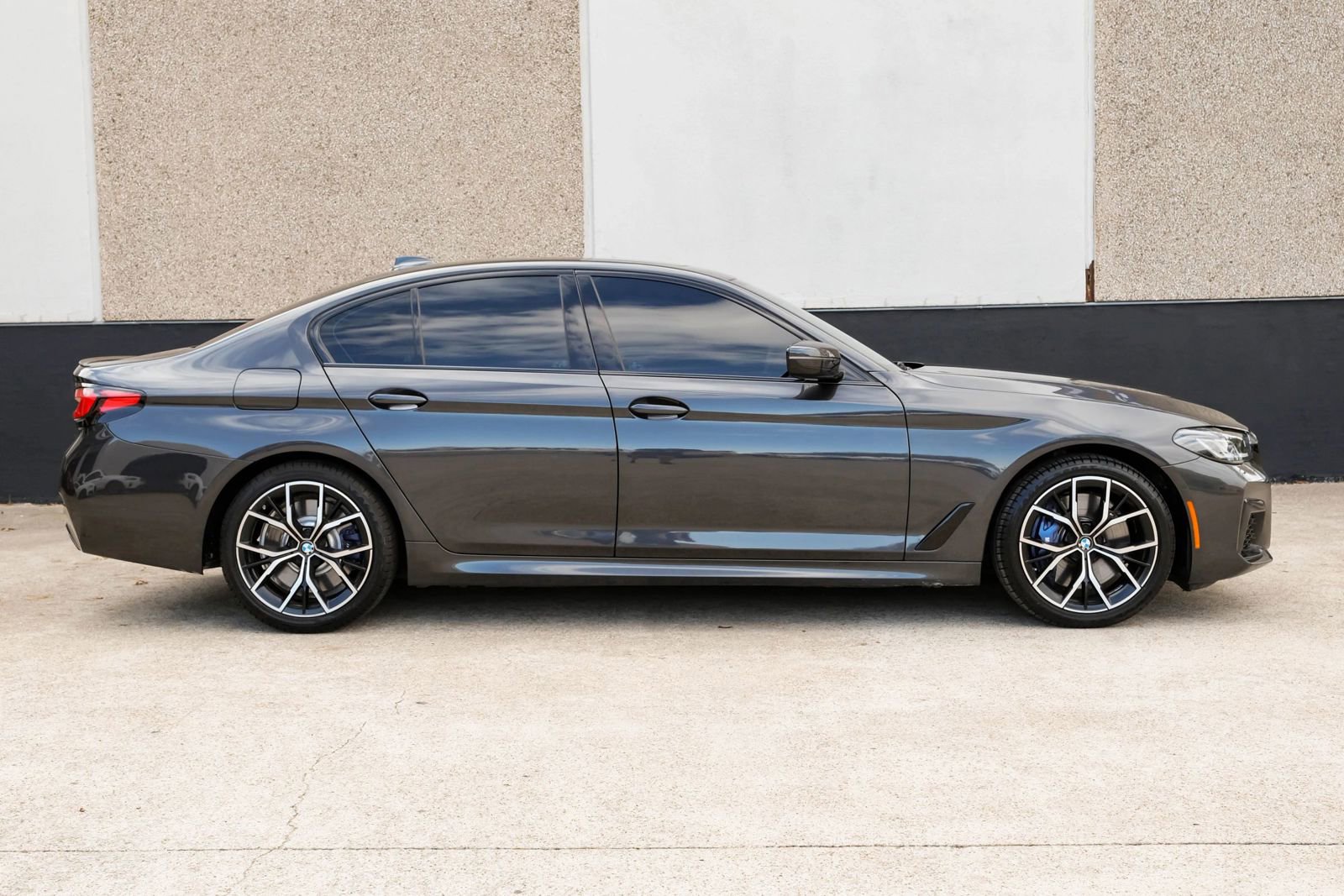 Used 2023 BMW 540i xDrive w/ Executive Package image 11