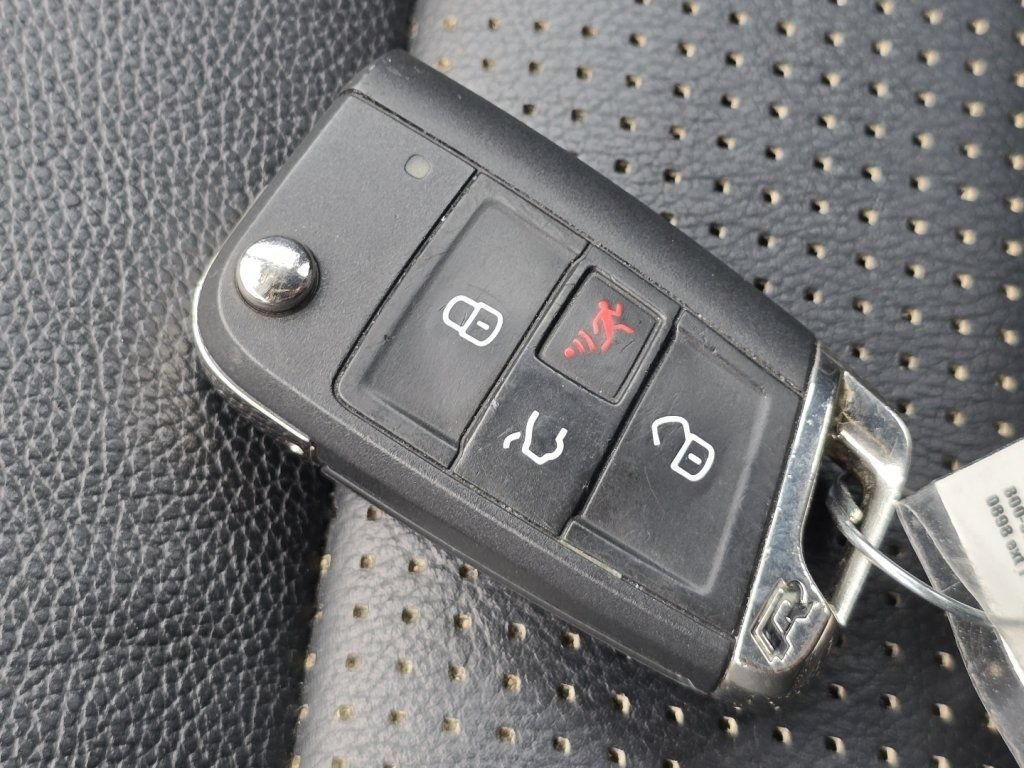 Used 2019 Volkswagen Golf R 4-Door AWD/4WD image 54