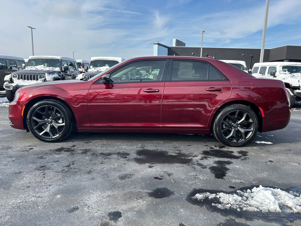 Certified 2023 Chrysler 300 Touring w/ Sport Appearance Package image 4