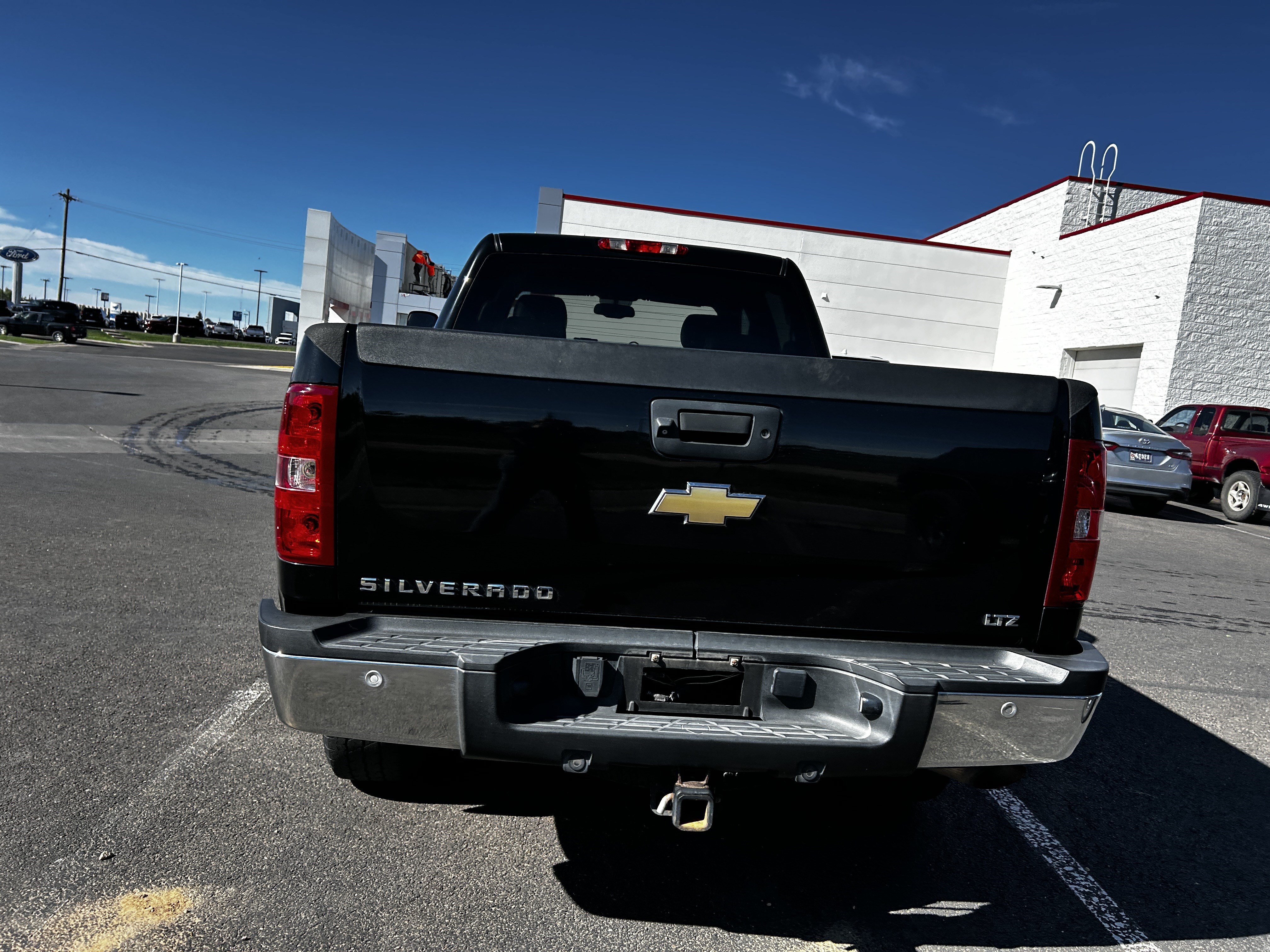 Used 2010 Chevrolet Silverado 2500 LTZ w/ Convenience Package AWD/4WD image 4