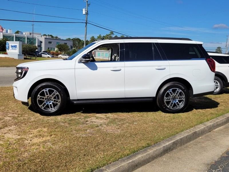 New 2025 Ford Expedition Active image 4