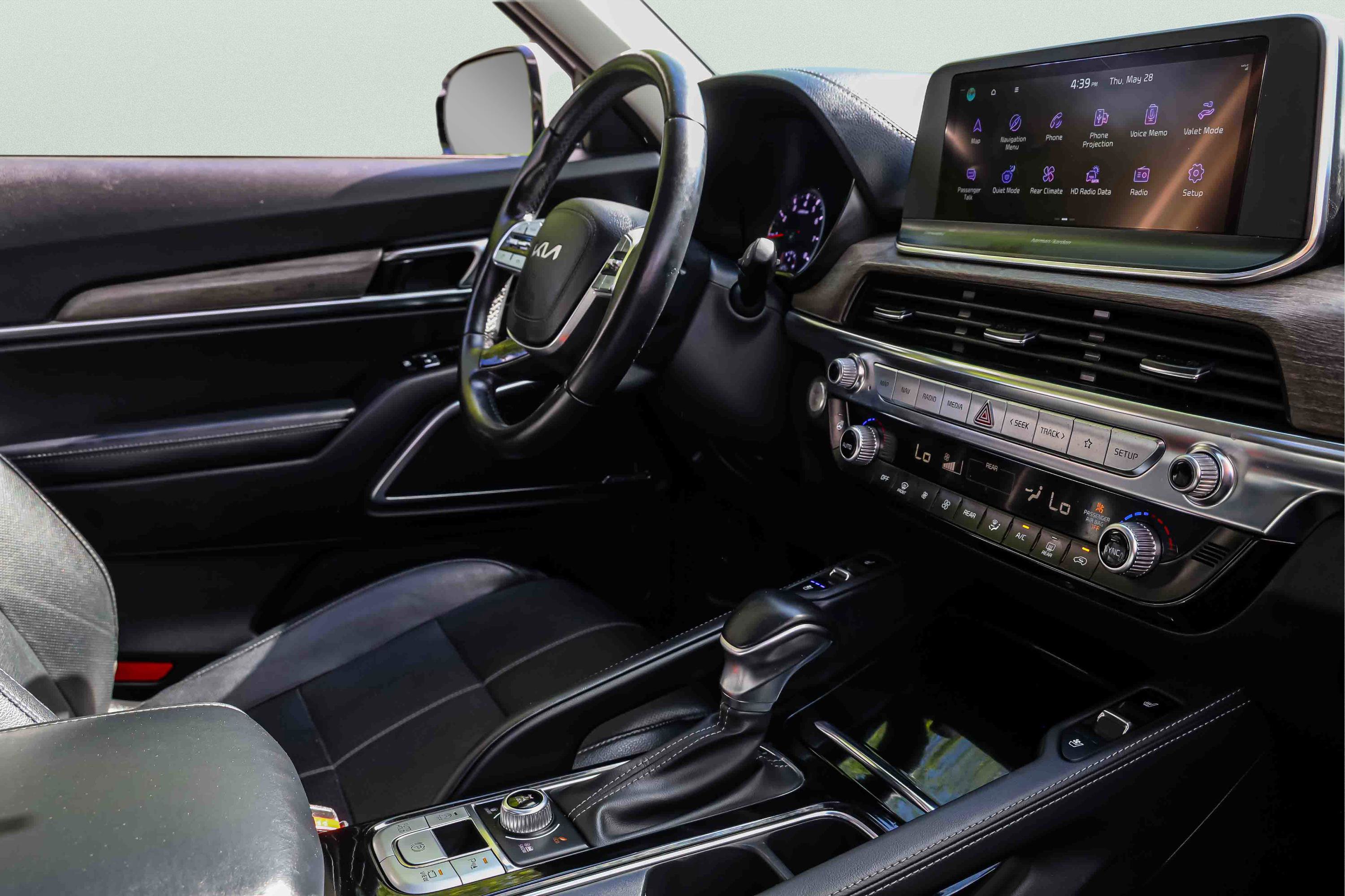 Certified 2022 Kia Telluride SX w/ Nightfall Edition Package AWD/4WD image 26
