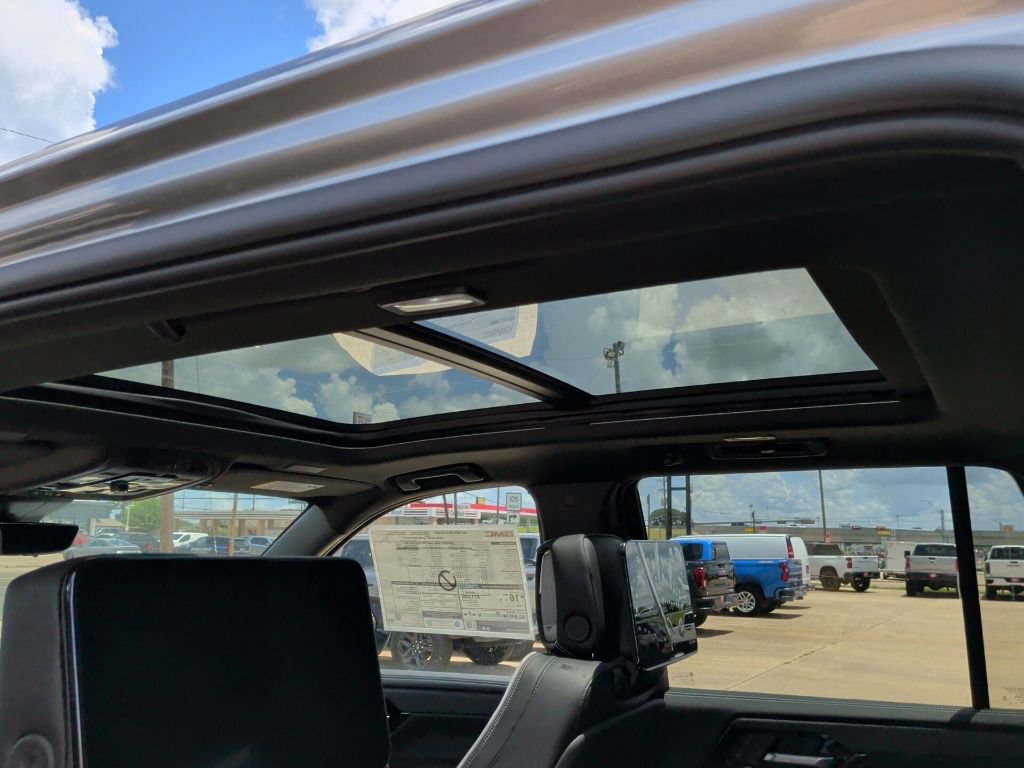 New 2026 GMC Yukon AT4 Ultimate AWD/4WD image 23