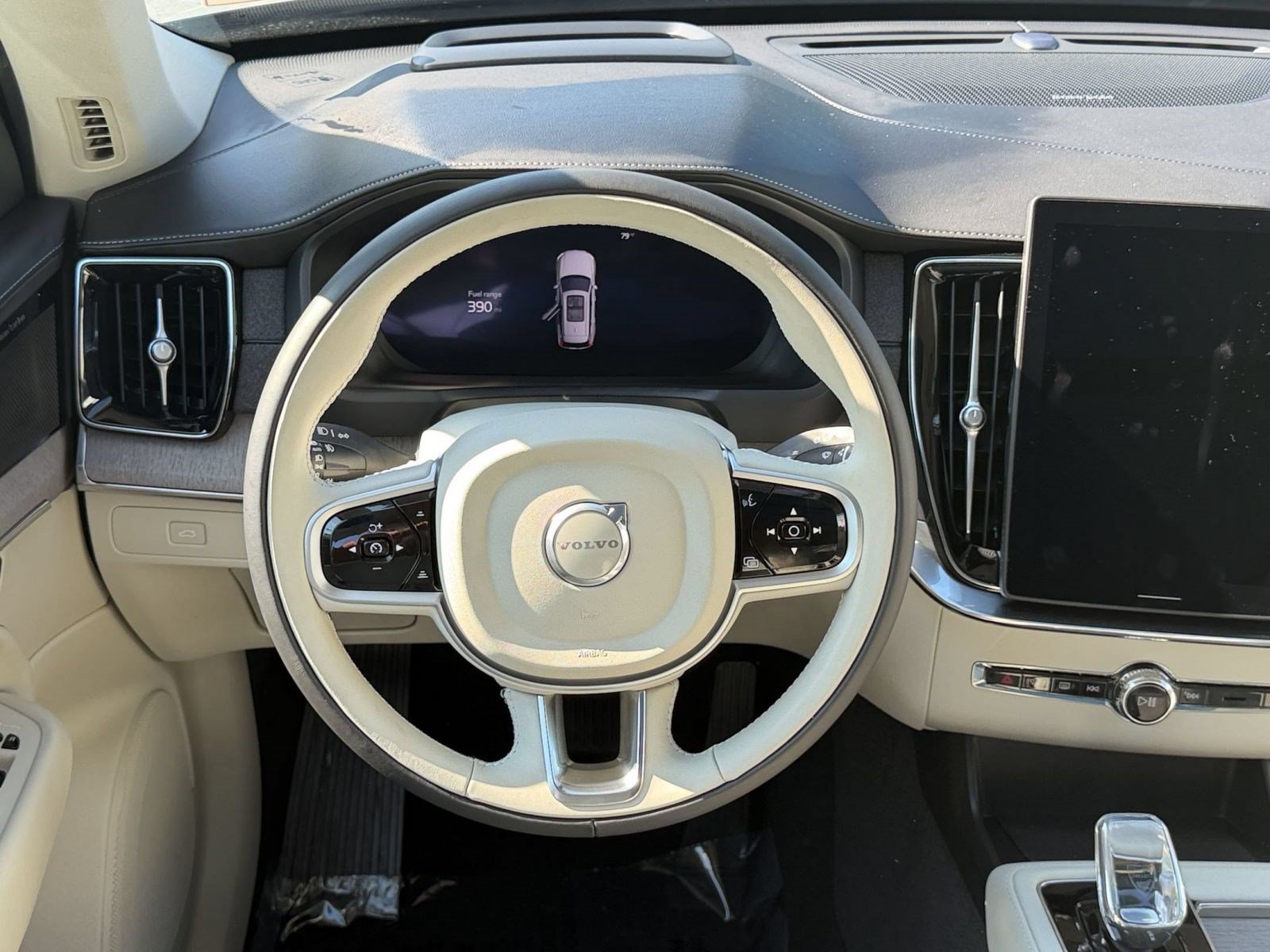 New 2026 Volvo XC90 B6 Ultra w/ Protection Package AWD/4WD image 16