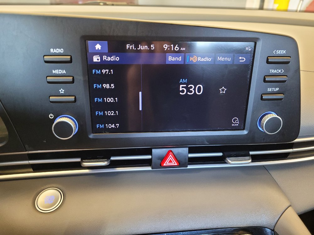 Used 2023 Hyundai Elantra SEL FWD image 25