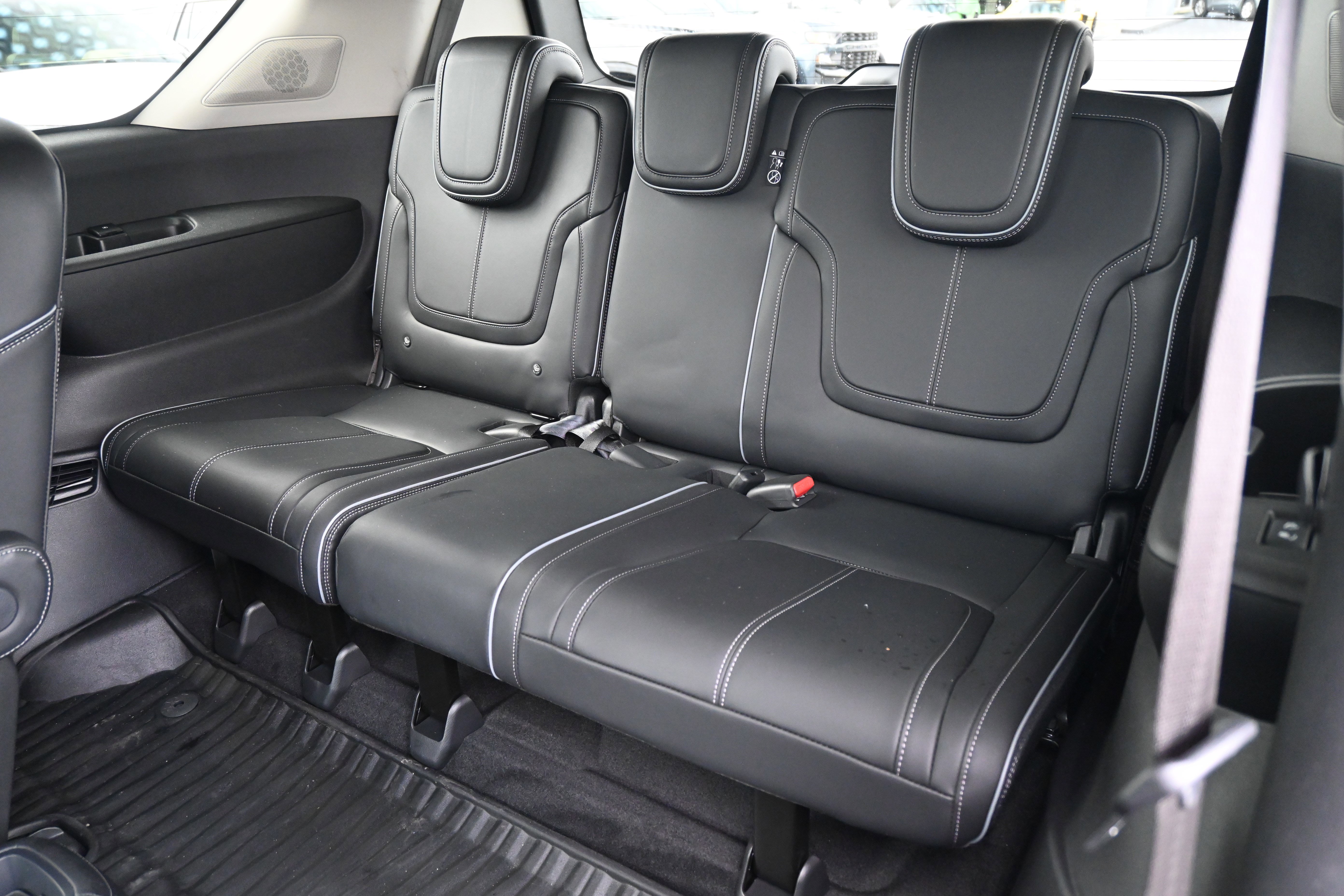 Used 2025 INFINITI QX80 Sensory AWD/4WD image 31