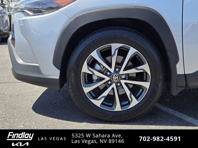 Used 2025 Toyota Corolla Cross XLE w/ Convenience Package FWD image 10