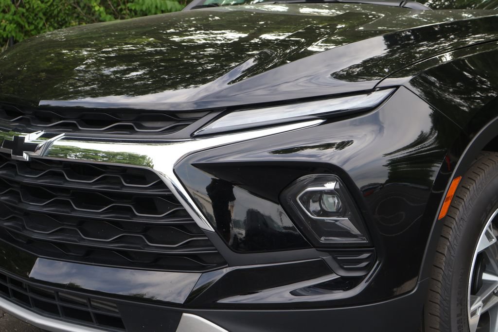 Used 2023 Chevrolet Blazer LT w/ Convenience Package FWD image 3