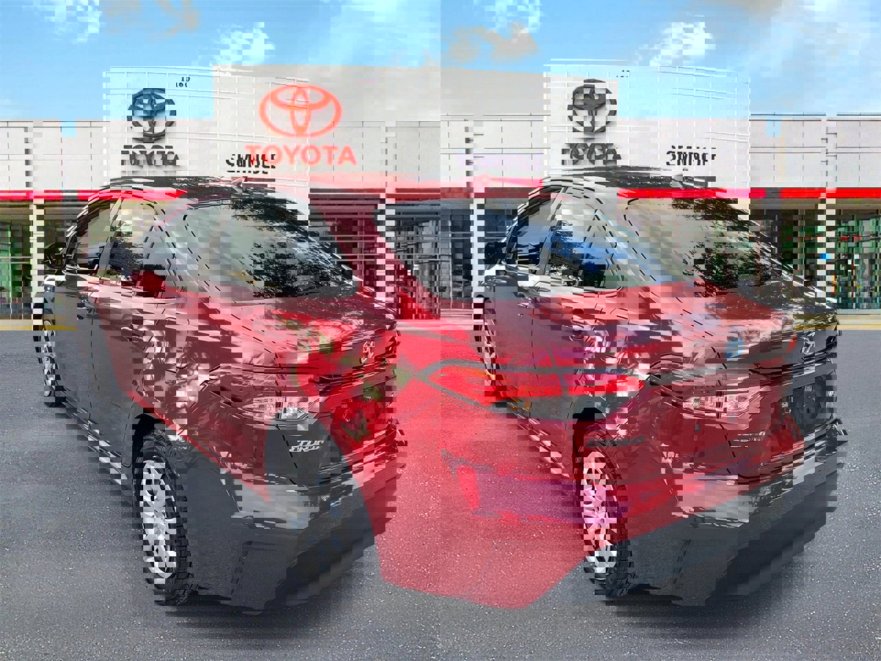 Used 2023 Toyota Corolla LE image 4