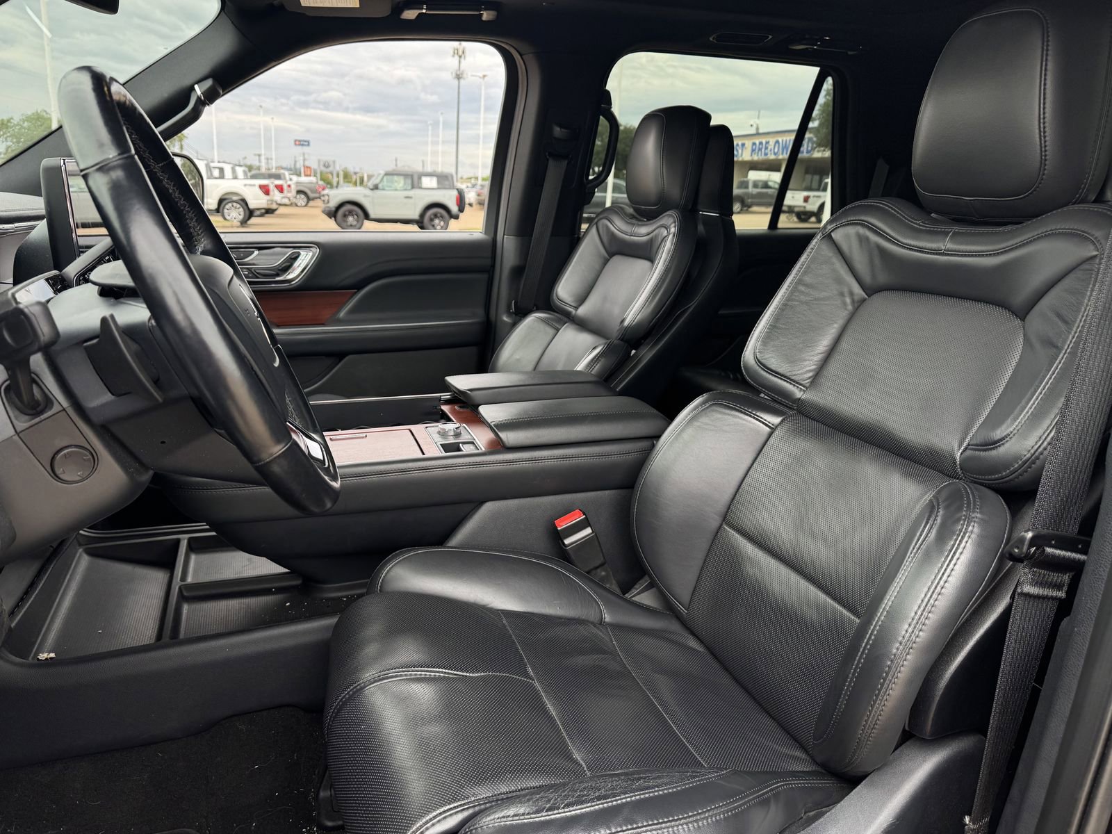 Used 2022 Lincoln Navigator L Reserve AWD/4WD image 25