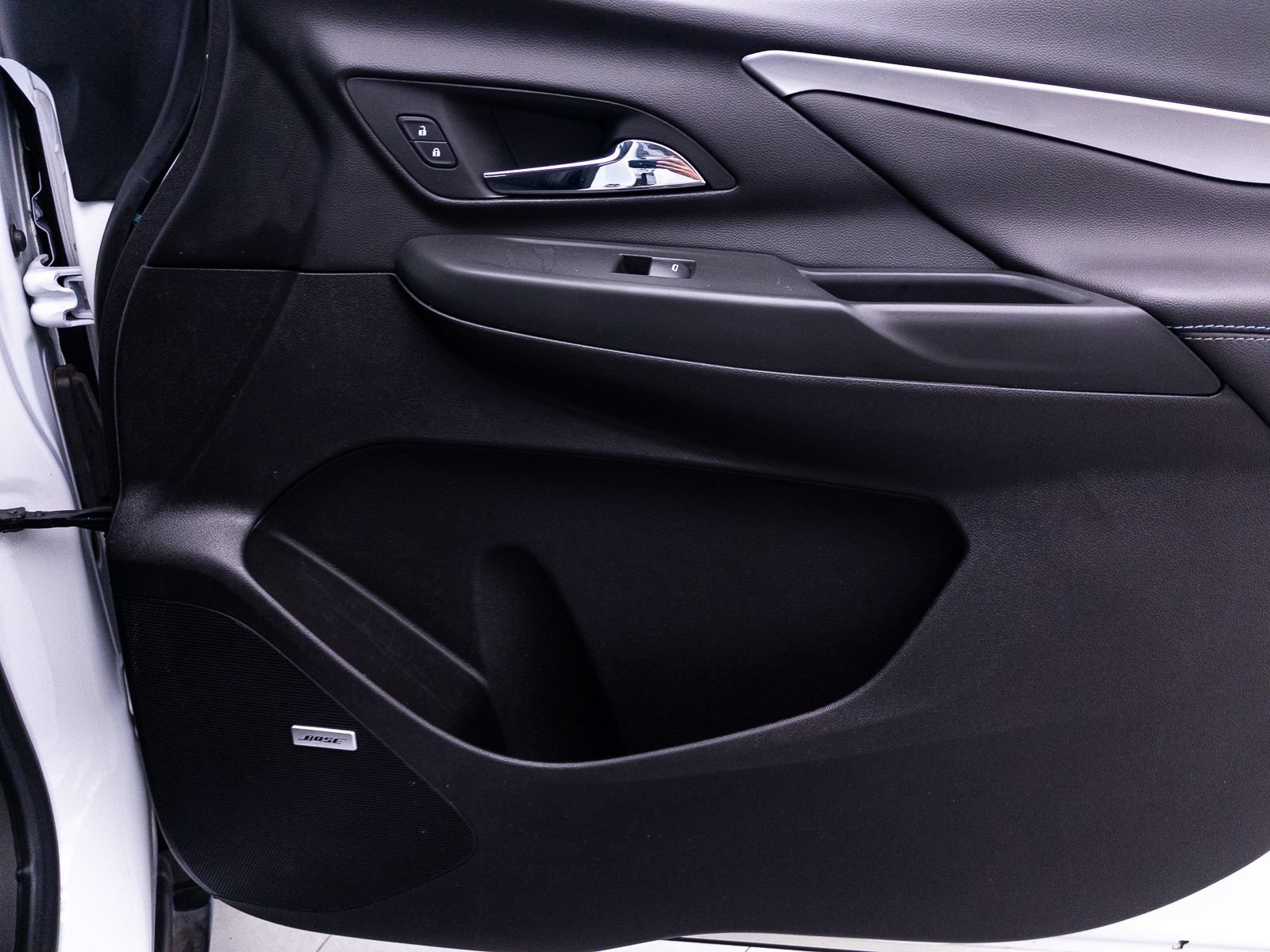 Used 2023 Chevrolet Bolt LT w/ Infotainment Package FWD image 40