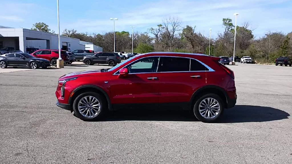 Used 2024 Cadillac XT4 Premium Luxury AWD/4WD image 5