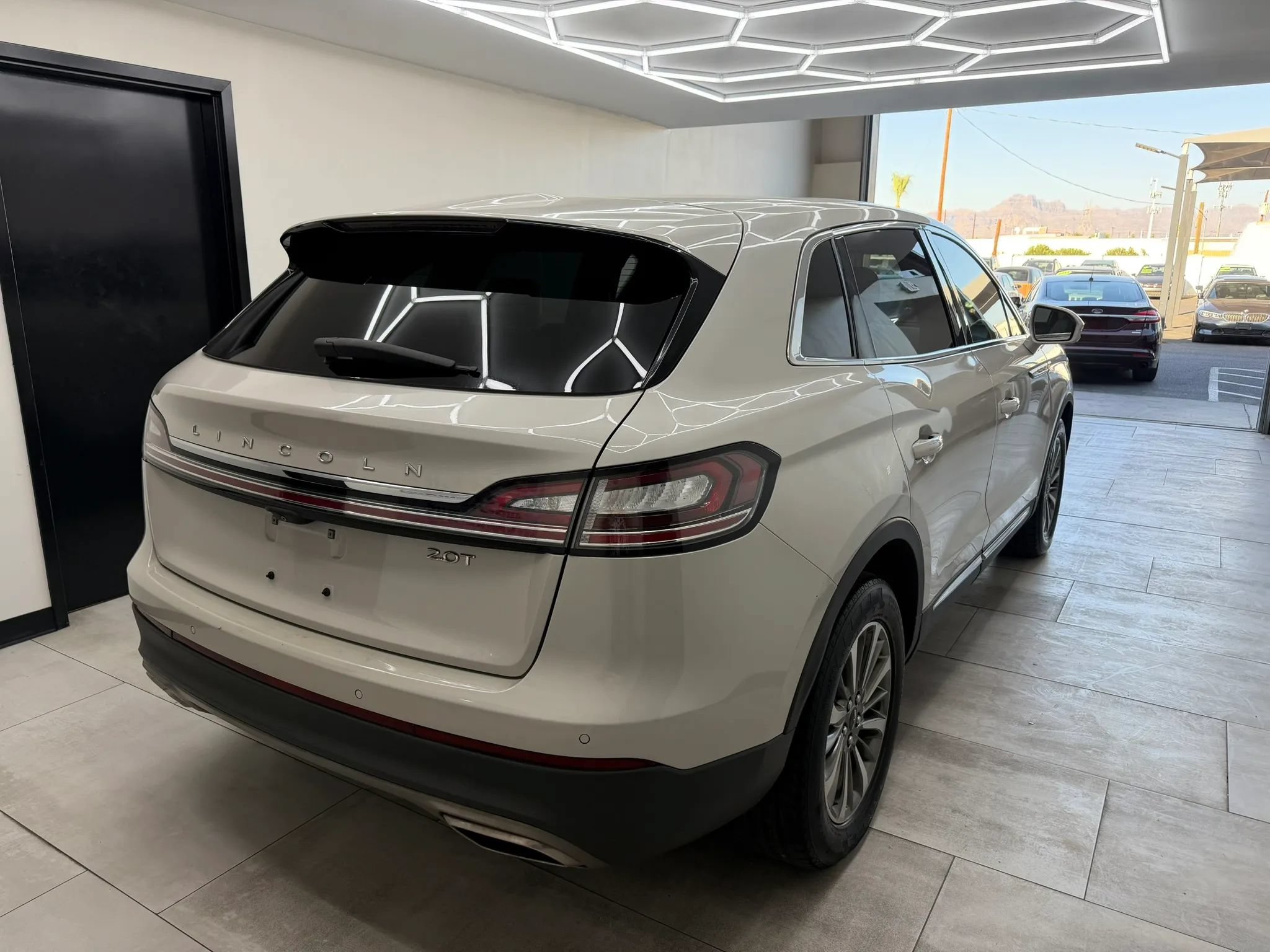 Used 2020 Lincoln Nautilus FWD w/ Equipment Group 101A image 8
