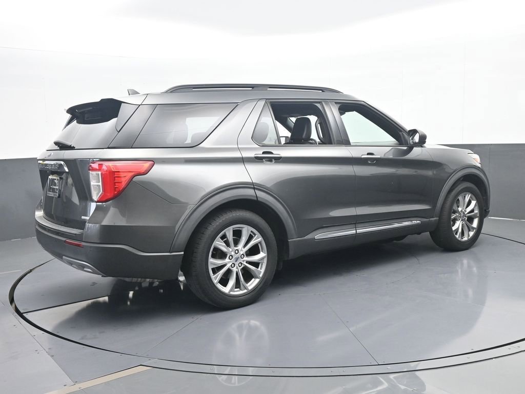 Used 2020 Ford Explorer XLT w/ Equipment Group 202A image 6