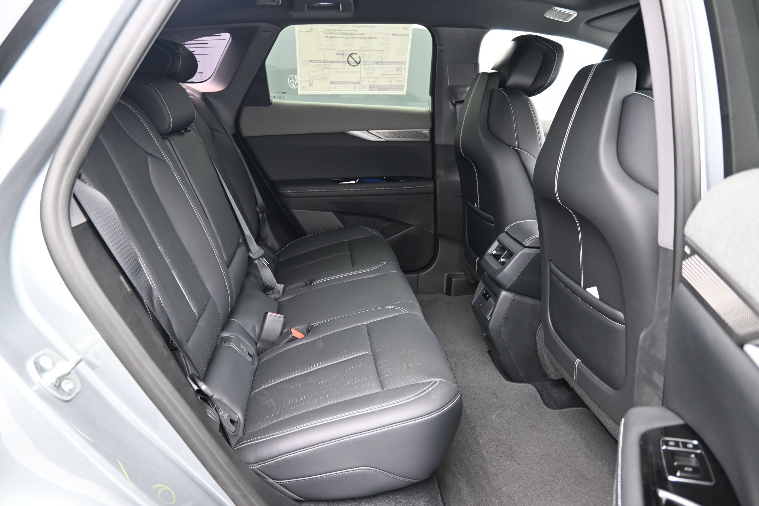 New 2026 Cadillac Optiq Sport 2 w/ LPO, Floor Liner Package AWD/4WD image 12